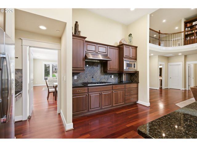 5904 Nw INGLEWOOD Ct, Camas, WA 98607