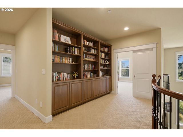 5904 Nw INGLEWOOD Ct, Camas, WA 98607