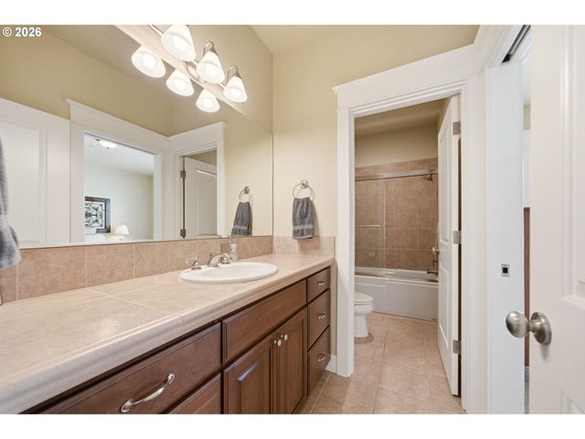 5904 Nw INGLEWOOD Ct, Camas, WA 98607