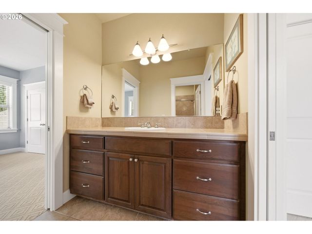 5904 Nw INGLEWOOD Ct, Camas, WA 98607