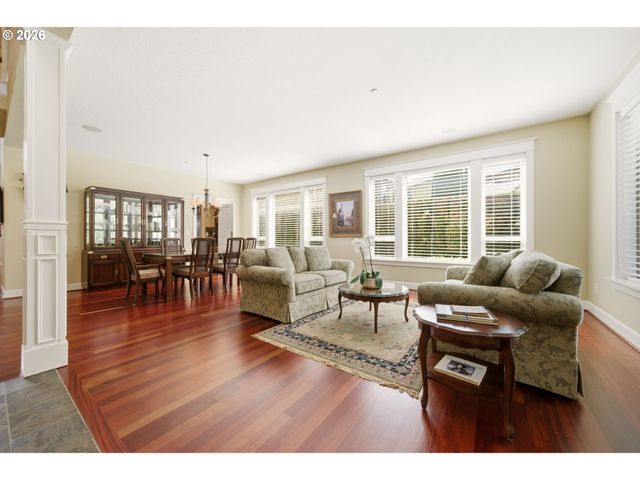 5904 Nw INGLEWOOD Ct, Camas, WA 98607