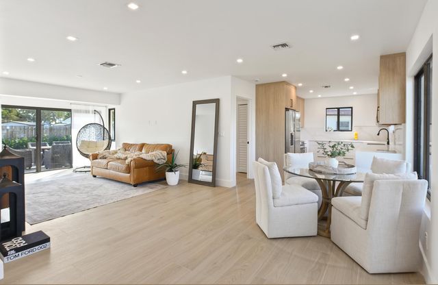 1320 S Deerfield Avenue, Deerfield Beach, FL 33441