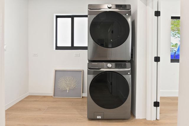 1320 S Deerfield Avenue, Deerfield Beach, FL 33441