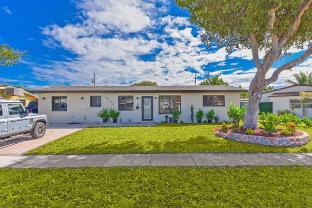 1320 S Deerfield Avenue, Deerfield Beach, FL 33441