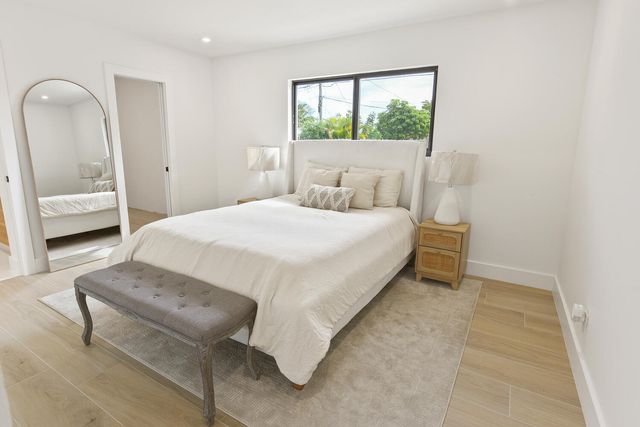 1320 S Deerfield Avenue, Deerfield Beach, FL 33441