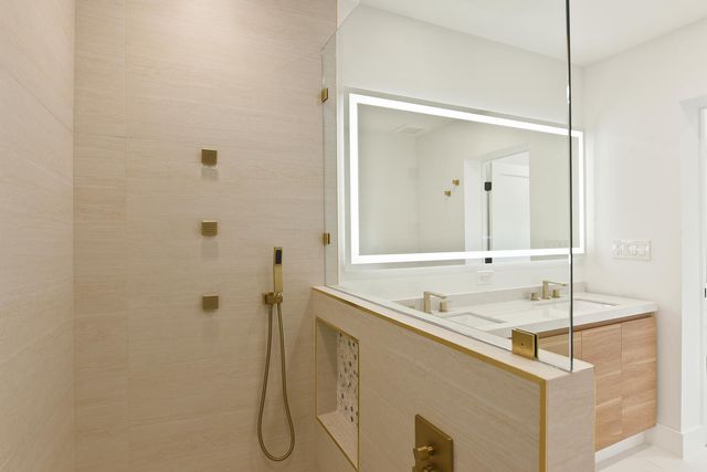 1320 S Deerfield Avenue, Deerfield Beach, FL 33441