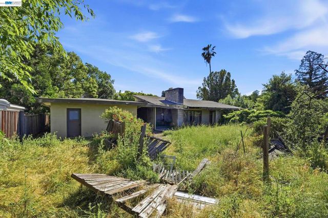 3165 Euclid Ave, Concord, CA 94519