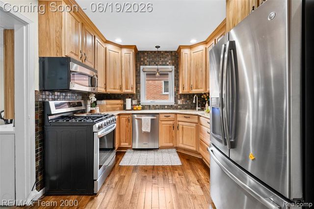 6155 N Silvery Lane, Dearborn Heights, MI 48127