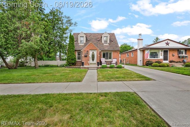 6155 N Silvery Lane, Dearborn Heights, MI 48127