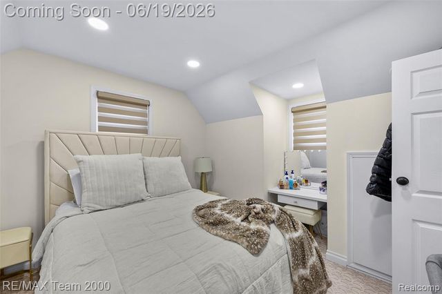 6155 N Silvery Lane, Dearborn Heights, MI 48127