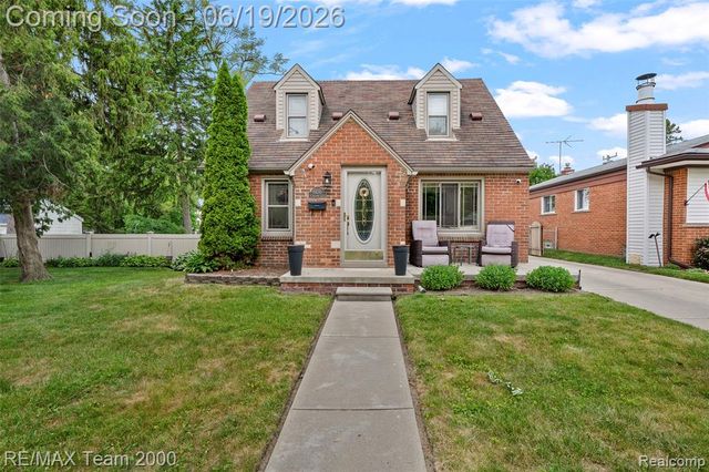 6155 N Silvery Lane, Dearborn Heights, MI 48127
