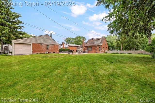 6155 N Silvery Lane, Dearborn Heights, MI 48127