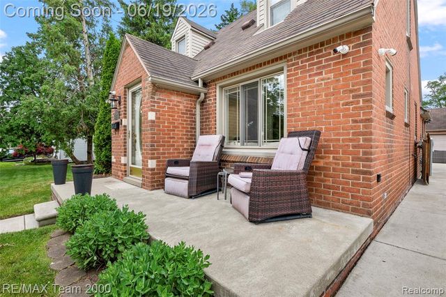 6155 N Silvery Lane, Dearborn Heights, MI 48127