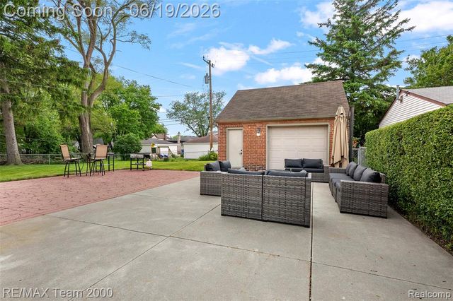 6155 N Silvery Lane, Dearborn Heights, MI 48127