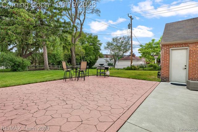 6155 N Silvery Lane, Dearborn Heights, MI 48127