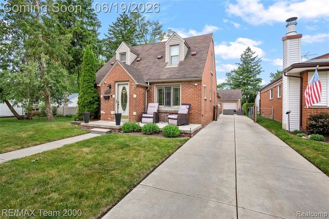 6155 N Silvery Lane, Dearborn Heights, MI 48127