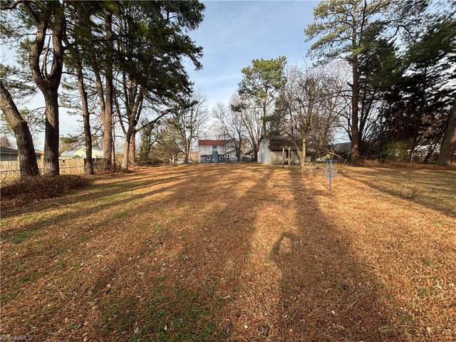 7323 Shadyside Drive, Summerfield, NC 27358