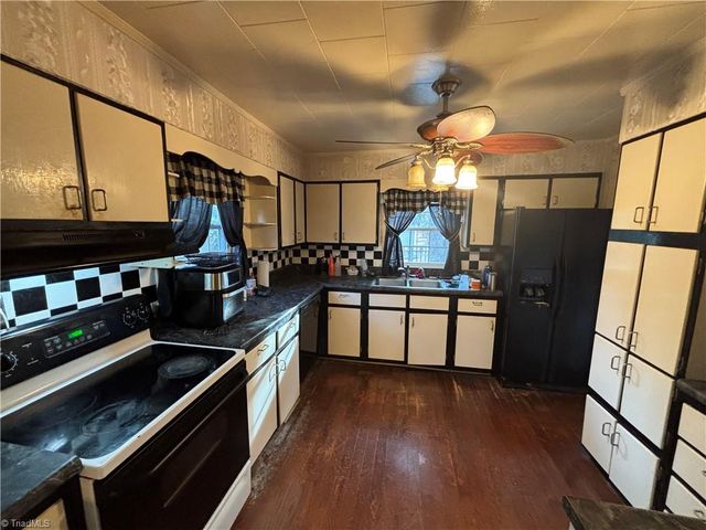 7323 Shadyside Drive, Summerfield, NC 27358