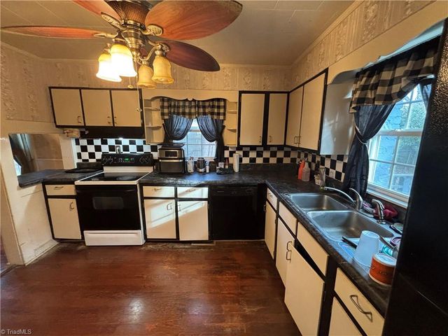 7323 Shadyside Drive, Summerfield, NC 27358