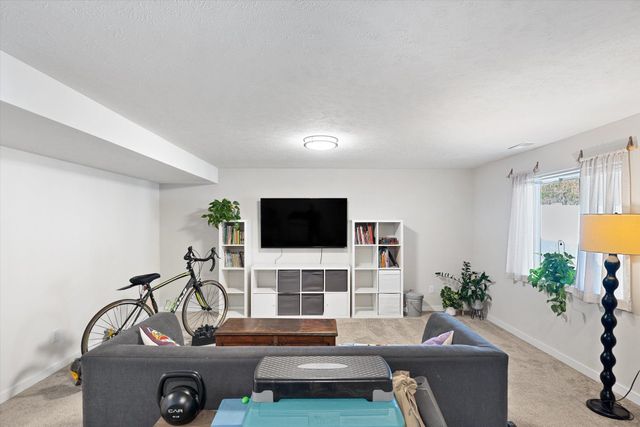 3315 S Custer Ln, Spokane, WA 99223