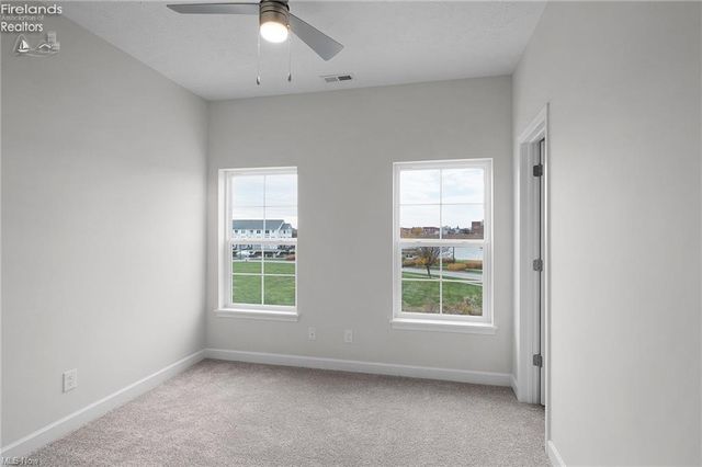 445 Harbor Lane, Lorain, OH 44052
