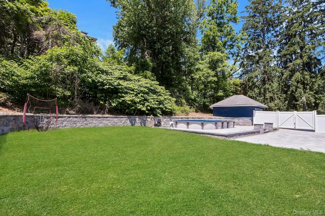 938 S Route 9W, Congers, NY 10920