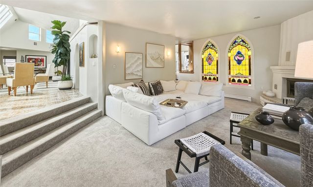 1095 Mansion Ridge Road, Santa Fe, NM 87501