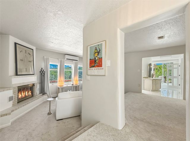 1095 Mansion Ridge Road, Santa Fe, NM 87501
