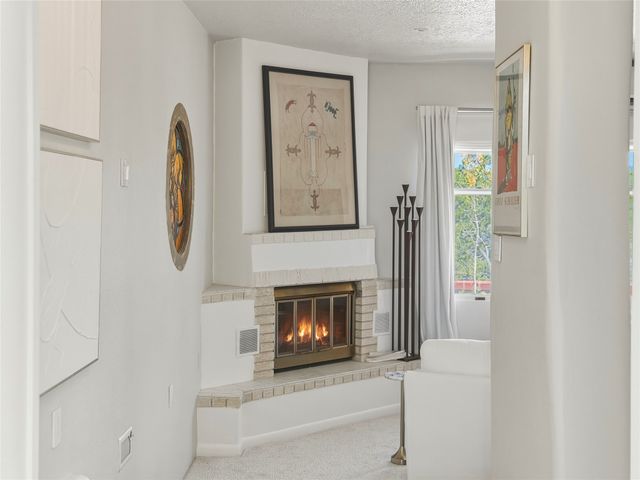 1095 Mansion Ridge Road, Santa Fe, NM 87501