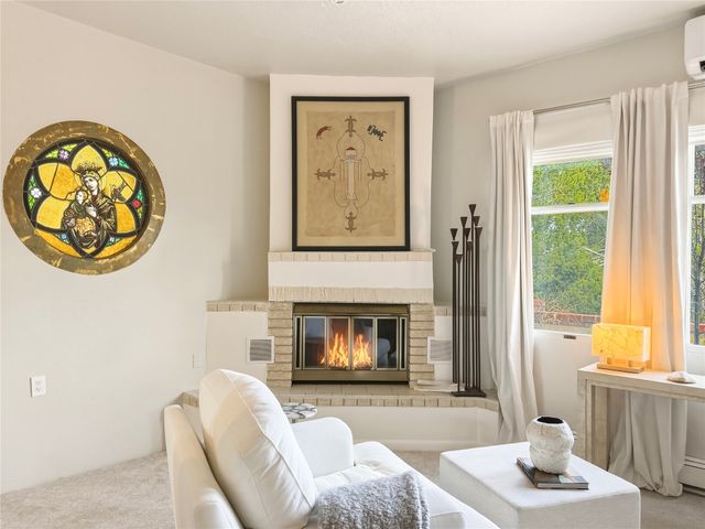 1095 Mansion Ridge Road, Santa Fe, NM 87501