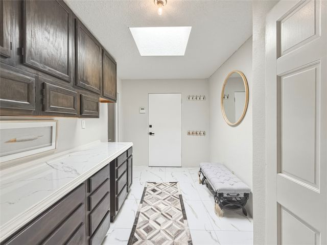 1095 Mansion Ridge Road, Santa Fe, NM 87501