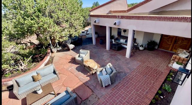 1095 Mansion Ridge Road, Santa Fe, NM 87501