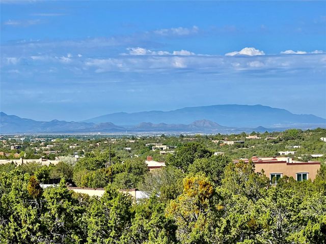 1095 Mansion Ridge Road, Santa Fe, NM 87501