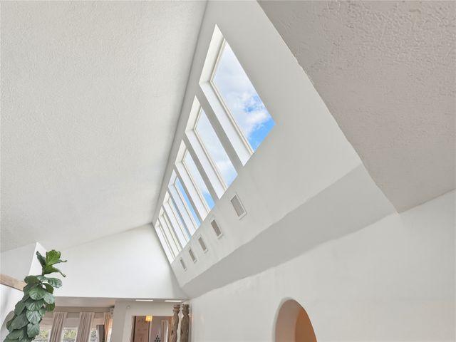 1095 Mansion Ridge Road, Santa Fe, NM 87501