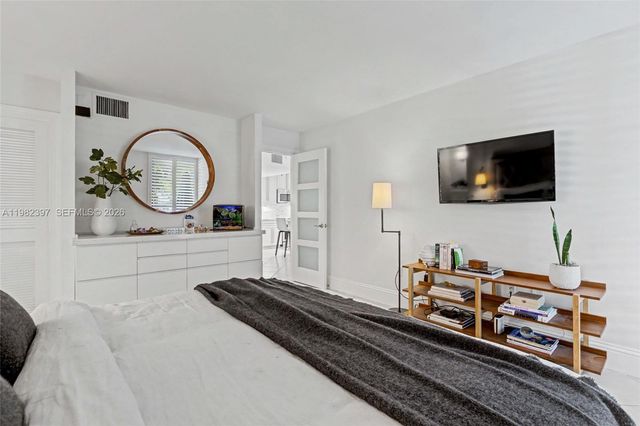 1201 River Reach Dr 102, Fort Lauderdale, FL 33315