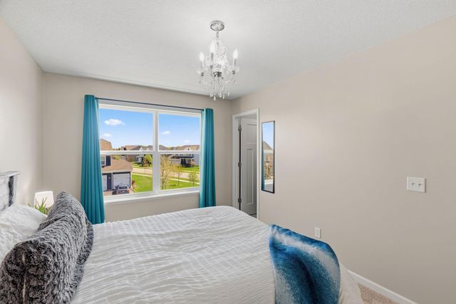 3863 Founders Path, Chaska, MN 55318