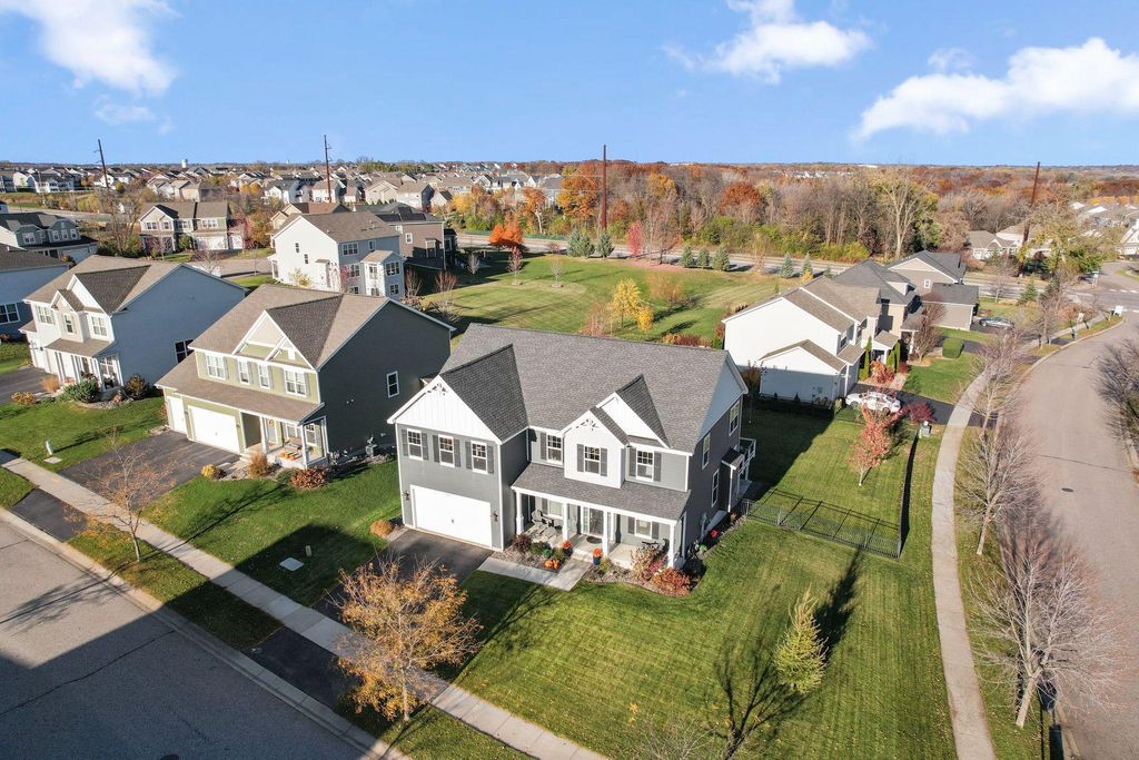 3863 Founders Path, Chaska, MN 55318