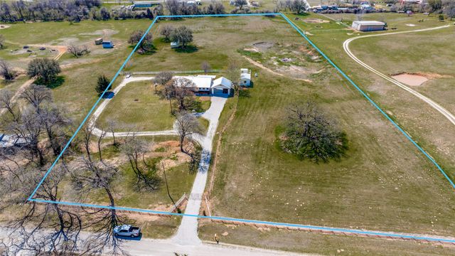 320 English Court, Springtown, TX 76082