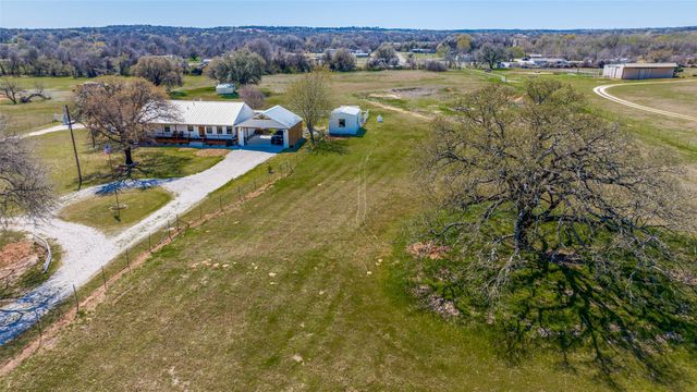 320 English Court, Springtown, TX 76082