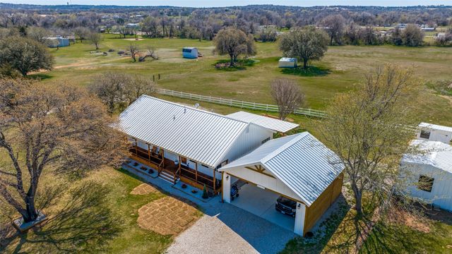 320 English Court, Springtown, TX 76082