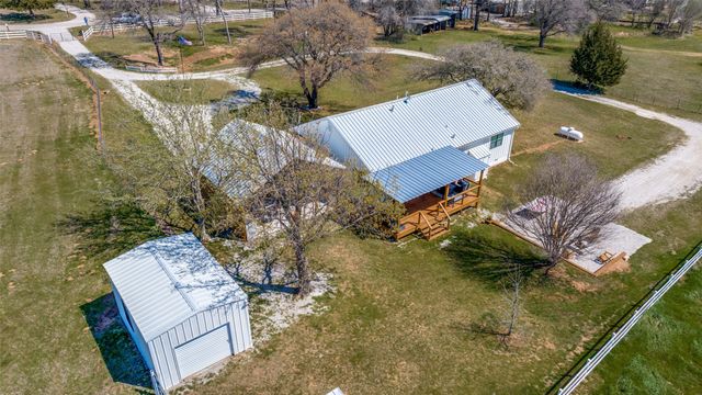 320 English Court, Springtown, TX 76082