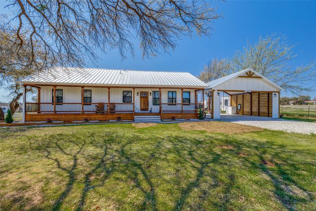 320 English Court, Springtown, TX 76082