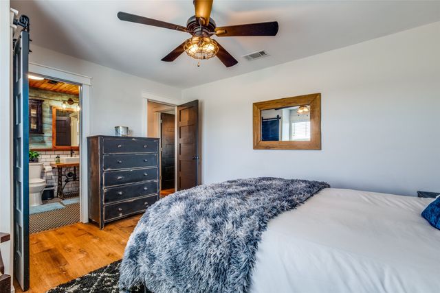 320 English Court, Springtown, TX 76082