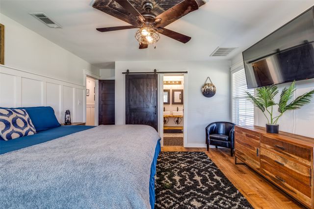 320 English Court, Springtown, TX 76082