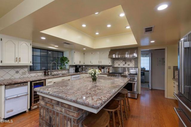 2201 Haggin Oaks Boulevard, Bakersfield, CA 93311