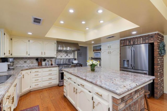 2201 Haggin Oaks Boulevard, Bakersfield, CA 93311