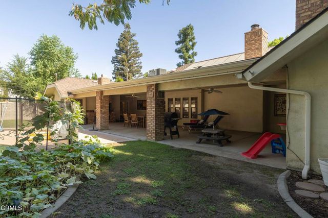 2201 Haggin Oaks Boulevard, Bakersfield, CA 93311