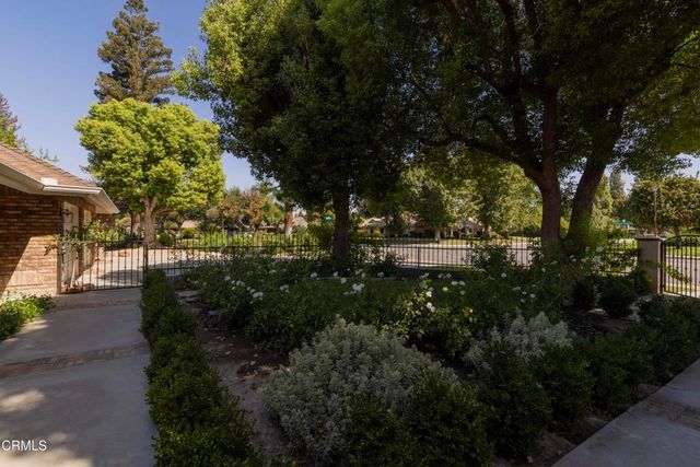 2201 Haggin Oaks Boulevard, Bakersfield, CA 93311