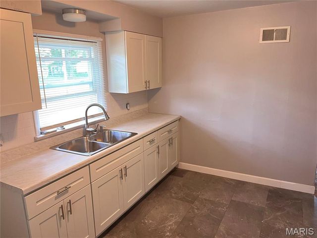 5479 Hamilton Avenue, Jennings, MO 63136