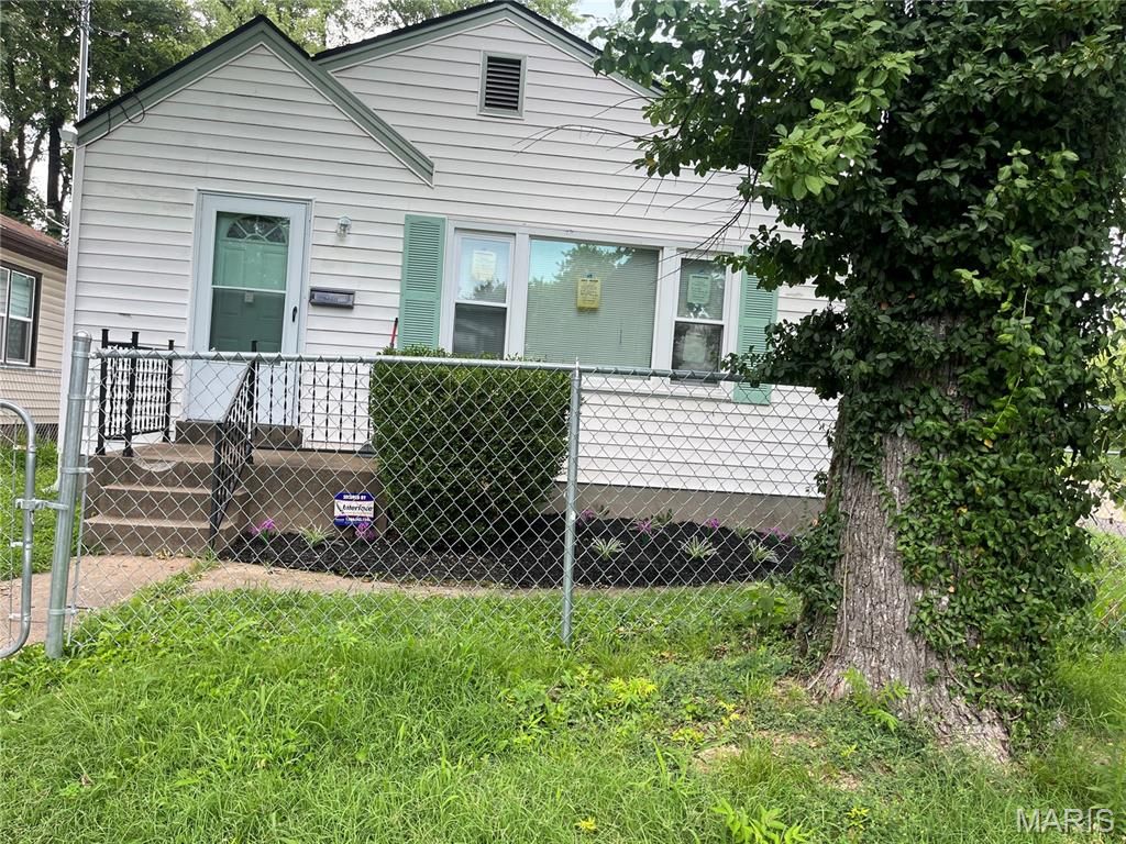 5479 Hamilton Avenue, Jennings, MO 63136